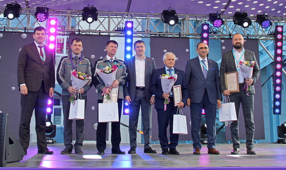 Congratulations to colleagues on awards!